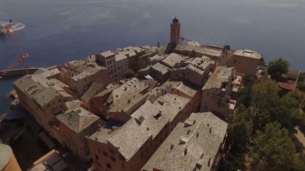 La Casa Di L'Acqua Au Pied De La Citadelle Lägenhet Bastia  Exteriör bild